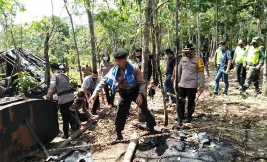 Gabungan TNI/Polri Muaro Jambi Bubarkan kegiatan Ilegal Drilling