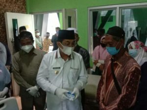 Bupati Drs. H. Anwar Sadat Luncurkan Kartu Berobat Gratis Kepada Masyarakat Kurang Mampu