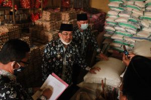 Bupati dan Wabup Tanjab Barat Tinjau Pasar Tradisional Jelang ramadhan 