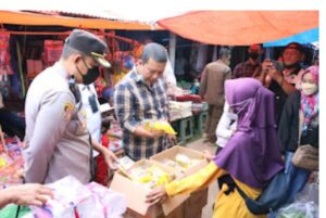 Bupati Romi Hariyanto, SE Sidak Pasar Kalangan Desa Pematang Rahim untuk Memastikan Ketersediaan Bahan pokok Menjelang Bulan Suci Ramadhan